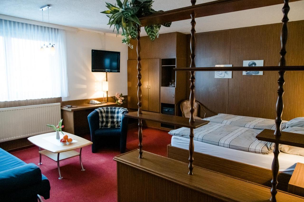Hotel Mueller Genthin Bagian luar foto